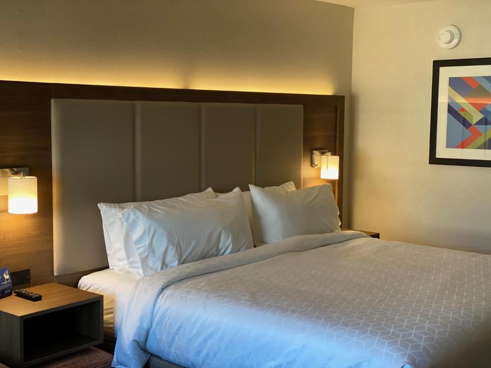 Standard King Room interior